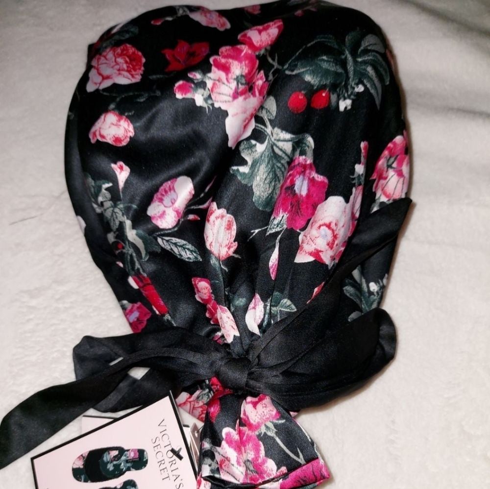Victoria Secret Satin Slipper size Medium NWT - Picture 4 of 5